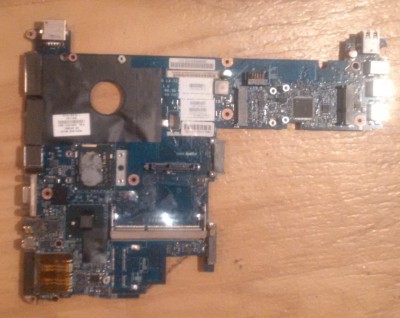 LaptopSystemBoardWithCPU.jpg